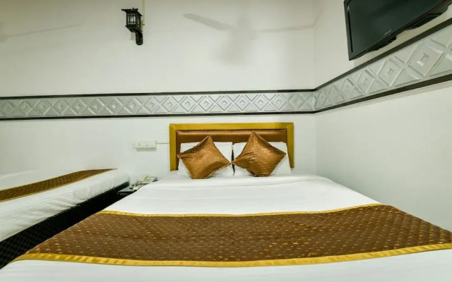 OYO 19587 Chembil Residency