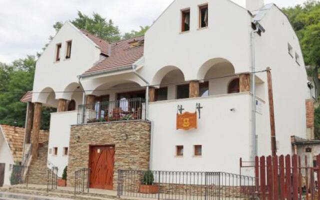 Отель Penzión Kállai a Vináreň Словакия, Филяково - отзывы, цены и фото номеров - забронировать отель Penzión Kállai a Vináreň онлайн вид на фасад