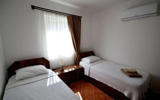 Villa Tophill