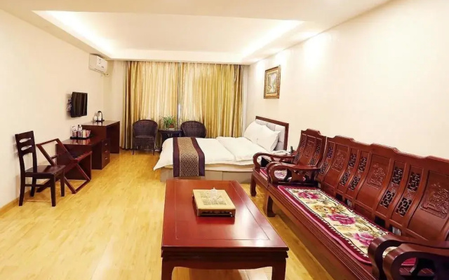 Evergreen hotel Qingdao (original xing fu lai business hotel)(青岛长荣酒店)