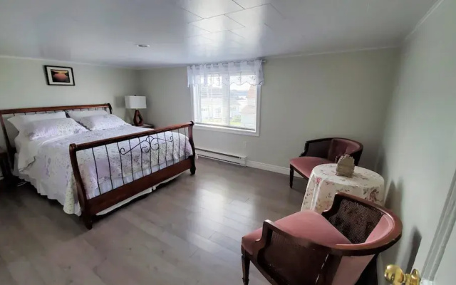 Hillside Vacation Rental 74 Main