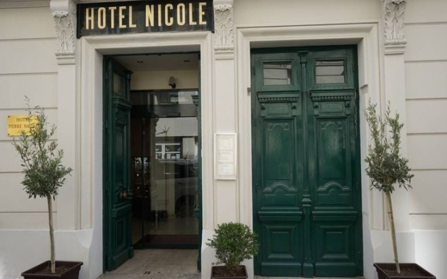 Отель Hôtel Pierre Nicole вид на фасад