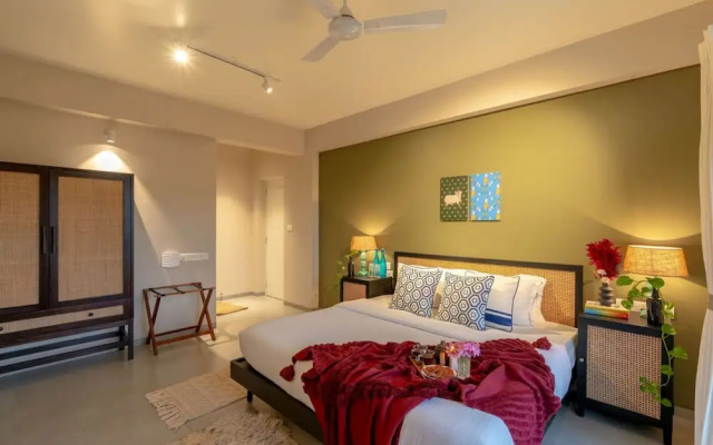 Legacy by Hireavilla- Full Field View Villa w Pool