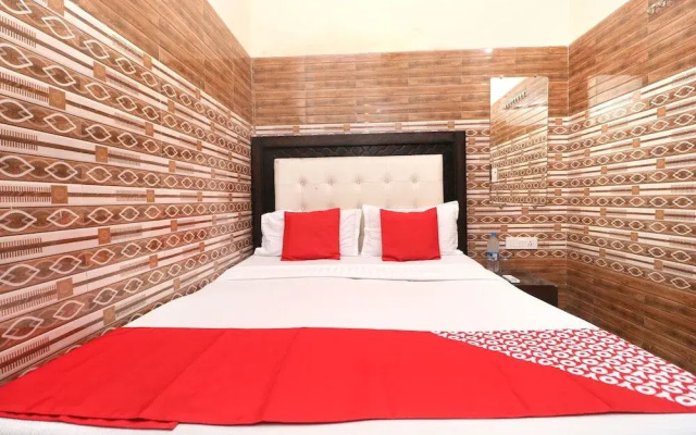 OYO 35497 Hotel Kapoor Residency