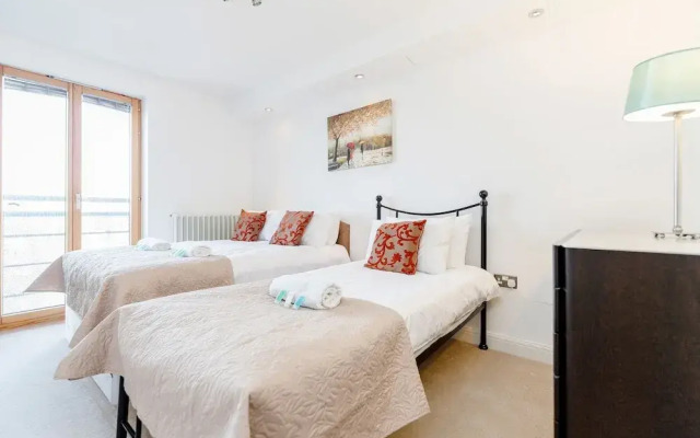Premium London Excel Apartment