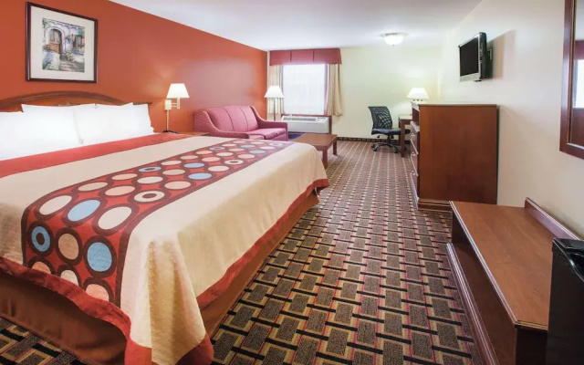 Super 8 White Hall