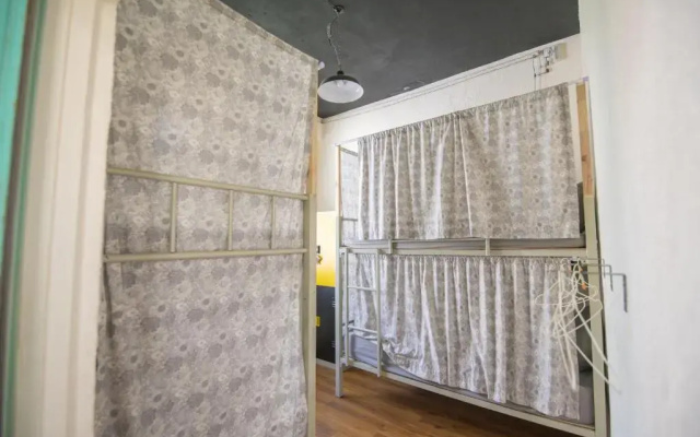 82G Backpacker Inn