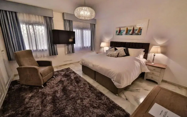 Luxury Apartment On The Golden Mile