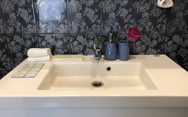 Carat Inn