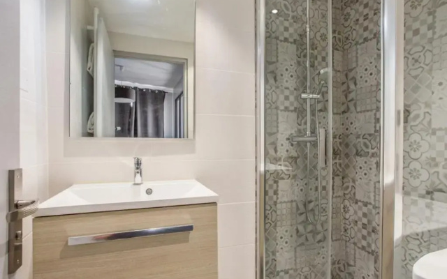 Modern 1br with terrace and a breathtaking view in Annecy