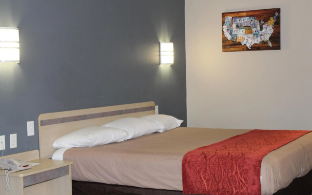 Econo Lodge Paducah West I-24