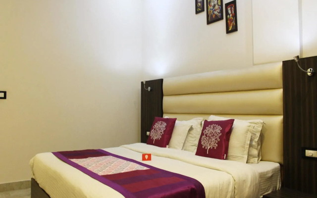 OYO 13839 Hotel Narula