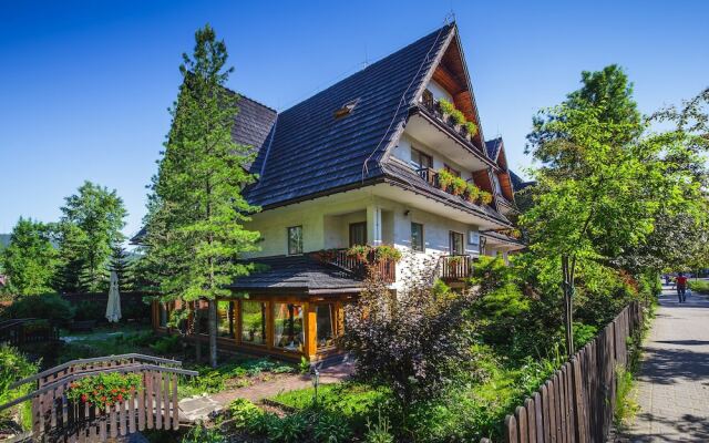 Отель Czarny Potok Польша, Крыница-Здруй - отзывы, цены и фото номеров - забронировать отель Czarny Potok онлайн вид на фасад