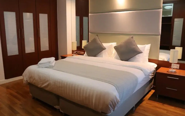 JJ Suites - Your Home on 11