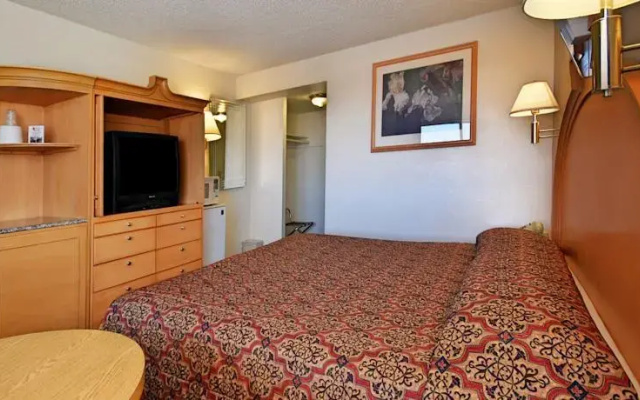 Airporter Inn
