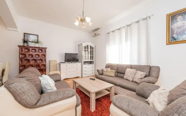 Holiday Home Ana