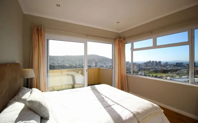 Colli Court 7