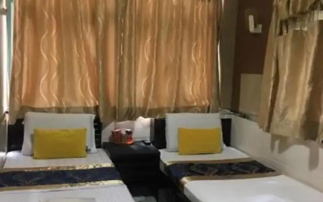 Room in Guest Room - Standard Twin Room 3