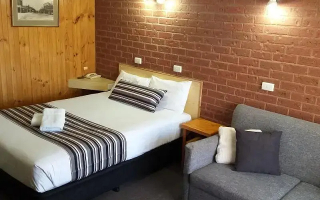 Country Mile Motor Inn