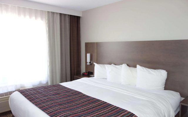 Country Inn & Suites by Radisson, Mason City, IA
