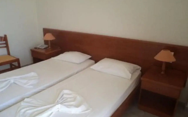 Kamari Bay Hotel