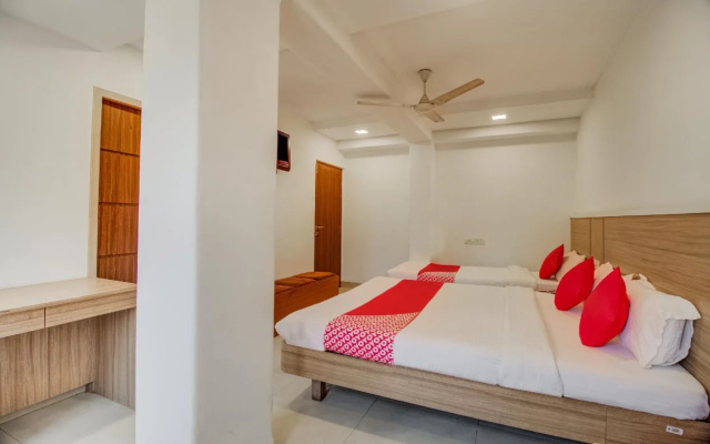 Oyo Flagship 29530 Shivaji Chowk