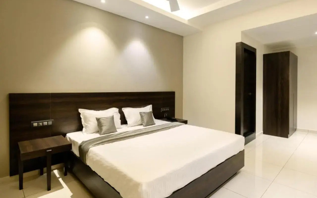 Hotel Paramount Suites & Service Apartments