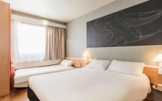 ibis Granada