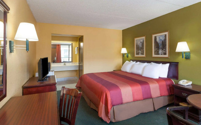 Days Inn by Wyndham Nashville Saint Thomas West Hospital