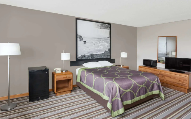 Watseka 24 Inn & Suites