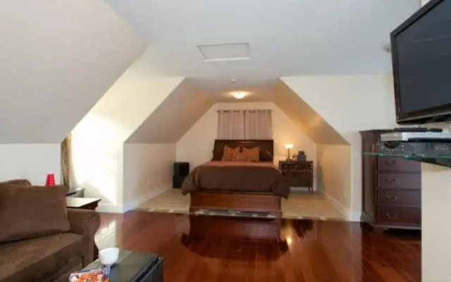 Lake Okanagan Bed and Breakfast
