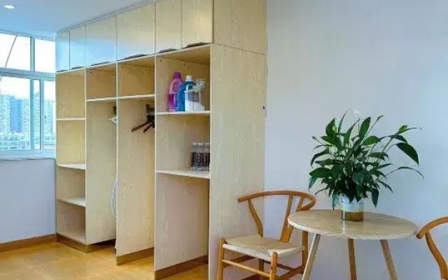 Huiqian Hotel (Dream Store)