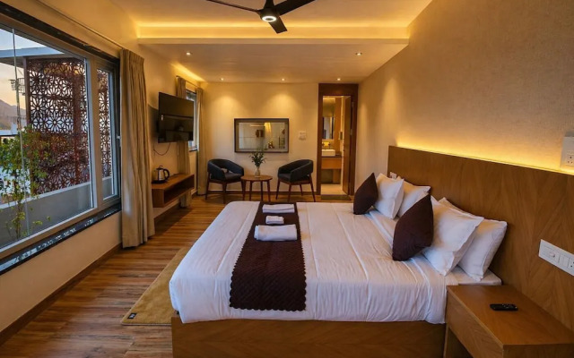 Hotel The Montara Near Ganga Ghat