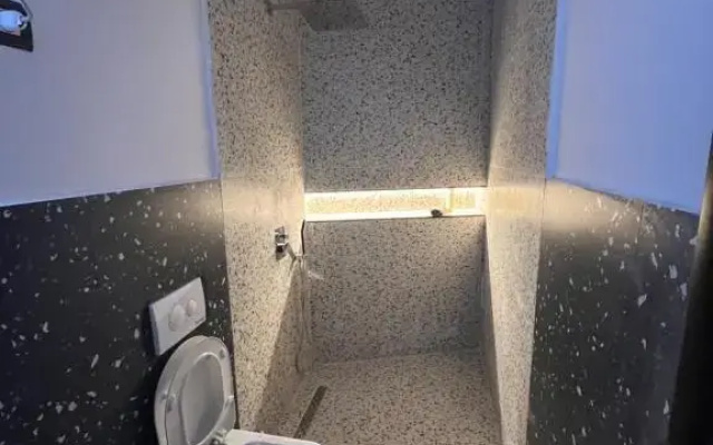 Your black & white Studio Suite