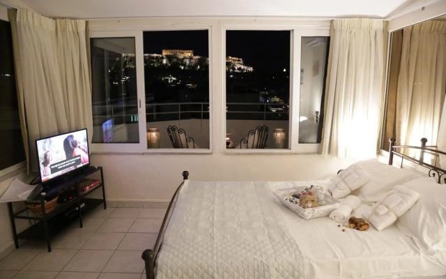 Flat in Monastiraki with stunning view of Acropolis