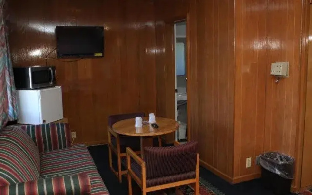 Kenwood Motel