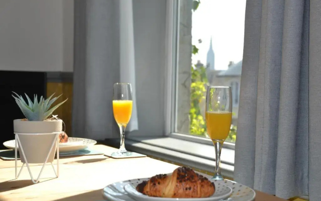 Maytree Apartment - 2 Bedrooms Apartment - Stayseekers