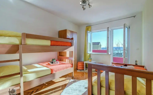 Apartment in Dalmatia near Sea