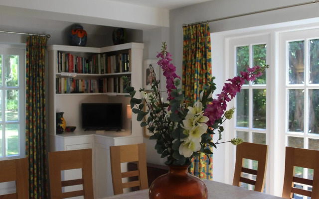 Lovely Family home with Beautiful Large gardens dog friendly