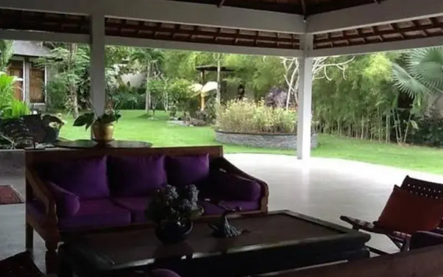 Villa Batu Putih