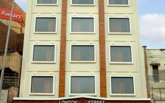 TreeHouse London Street Amritsar