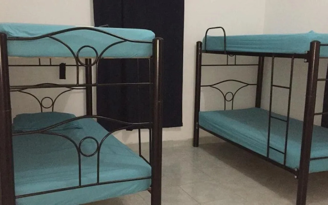 Cande Hostel