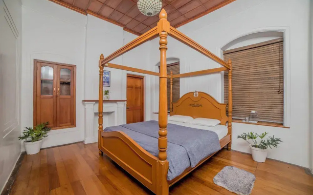 Savithri  Bungalow By XploreIndo