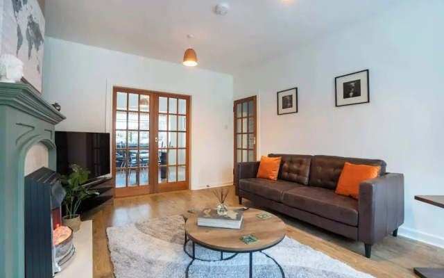 10 Mins to Aberdeen City Centre - Parking - Garden