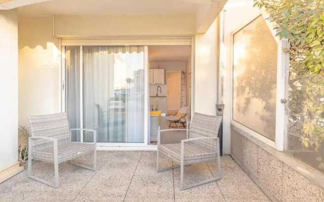 Agréable appartement et terrasse à 2 pas de la mer