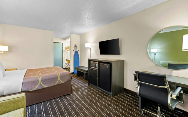 Super 8 by Wyndham Watertown WI