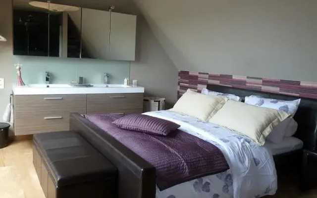 Bed  Breakfast Over DEede