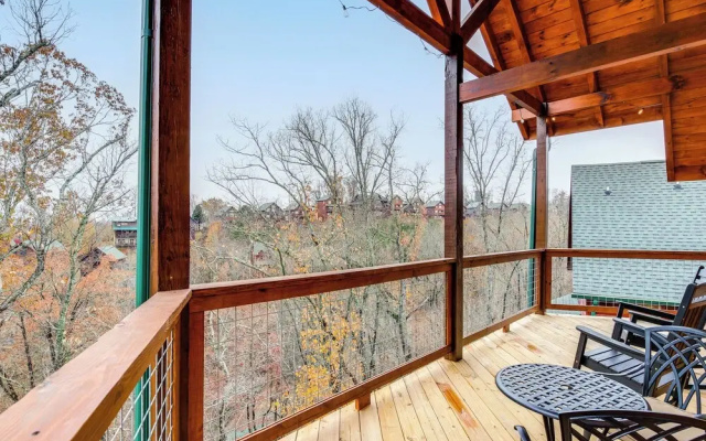 Hot Tub & Spectacular Views: Sevierville Cabin