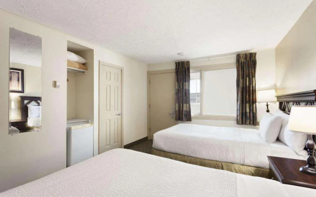 Days Inn By Wyndham Montreal East