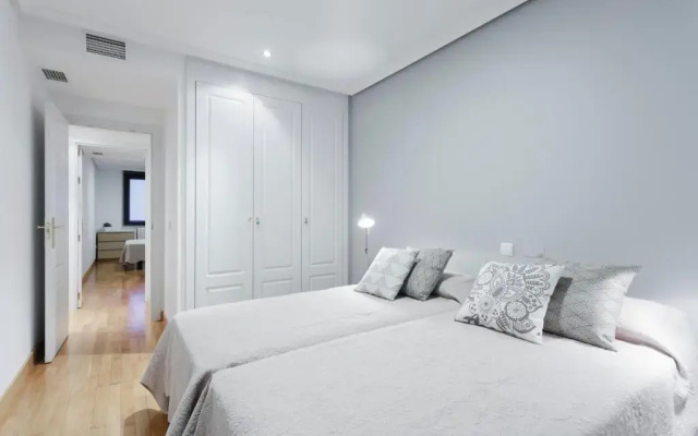 Ayala Apartment by FlatSweetHome